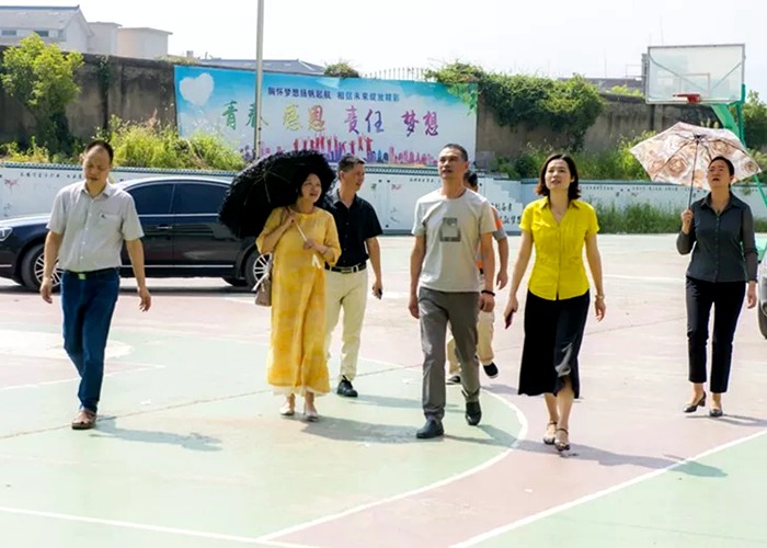 副縣長邵海麗、馬倩蒞臨我校調(diào)研指導(dǎo)工作