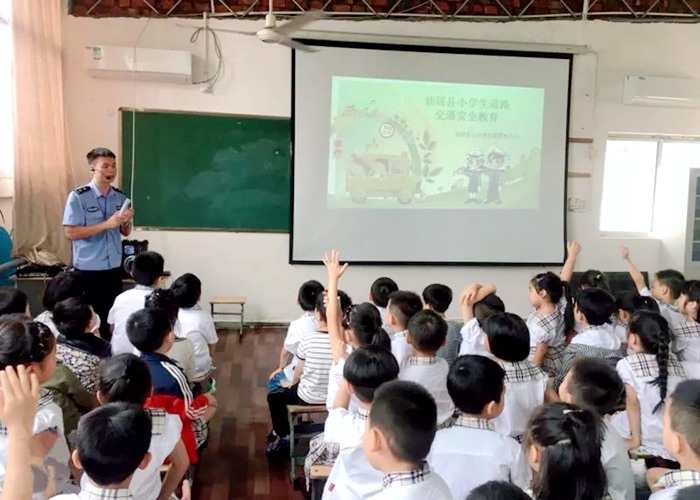 小學(xué)部開展“文明出行，從我做起”主題宣教活動